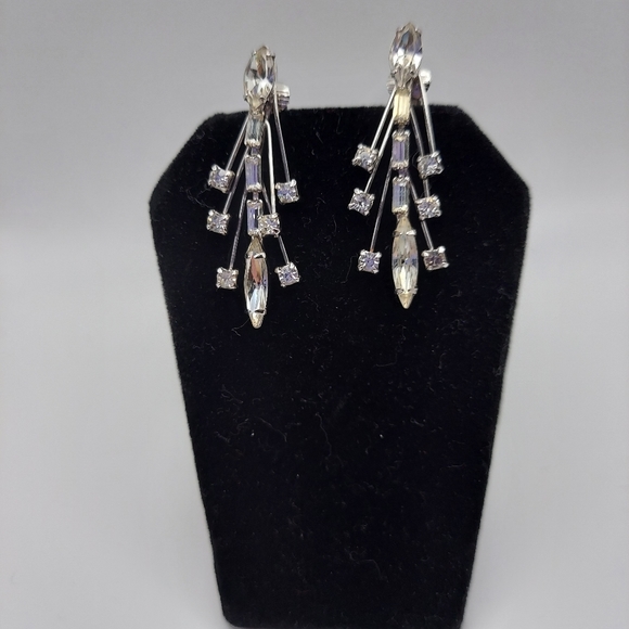 Vintage Clear Rhinestones Clip On Dangle Earrings 1.75". - Picture 13 of 13